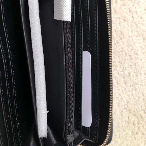 Authentic Guess Black leather clutch / wristlet - Picture 5 of 6